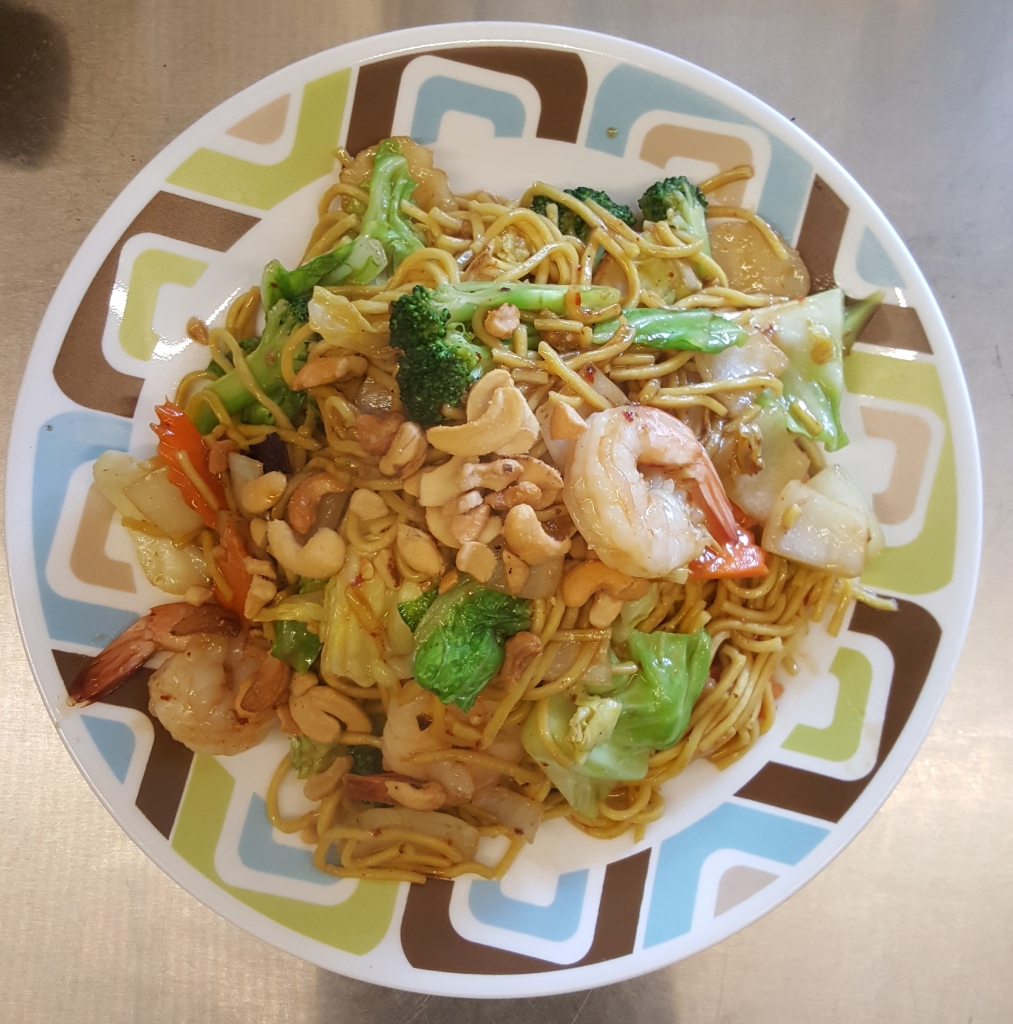 This image has an empty alt attribute; its file name is yakisoba.jpg